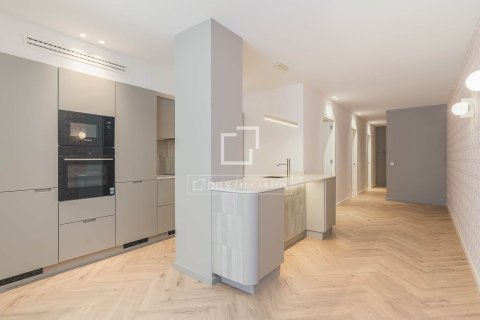 3 bedrooms apartment for sale in Barcelona, Catalonia, Spain № 6370 - photo 9