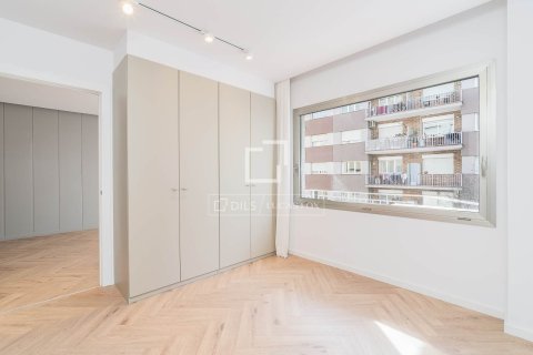 3 bedrooms apartment for sale in Barcelona, Catalonia, Spain № 6370 - photo 5