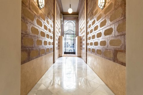 2 chambres penthouse à vendre à Barcelona, Catalonia, Spain № 4414 - photo 2