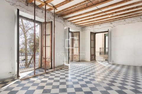 Apartamento de 5 dormitorios en venta en Barcelona, Cataluña, Spain № 4411 - foto 4