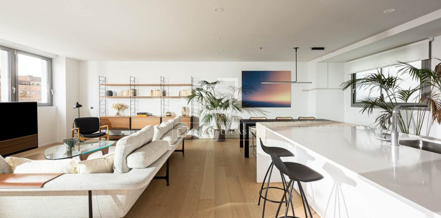 4 bedrooms apartment for sale in Barcelona, Catalonia, Spain № 4415