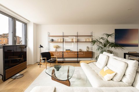 4 bedrooms apartment for sale in Barcelona, Catalonia, Spain № 4415 - photo 3