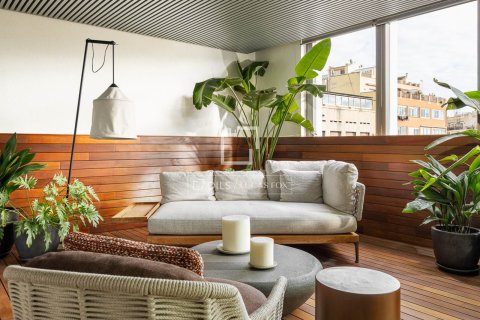 4 bedrooms apartment for sale in Barcelona, Catalonia, Spain № 4415 - photo 7