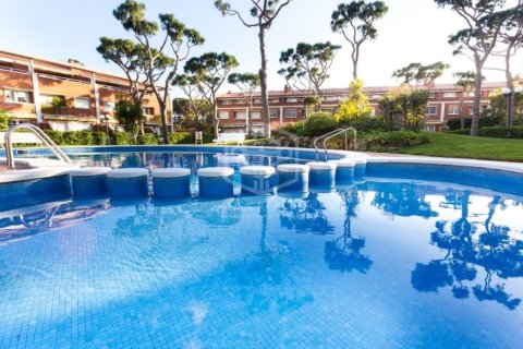 Купить таунхаус в Гава, Испания с 6 спален, 500м², № 1007 - фото 2