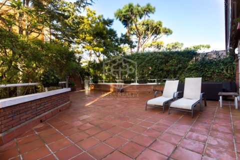 Купить виллу в Гава, Испания с 6 спален, 500м², № 1006 - фото 23