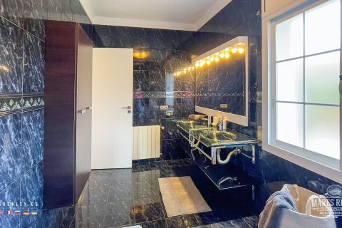 Купить виллу в Льорет-де-Мар, Испания с 5 спален, 466м², № 1004 - фото 11