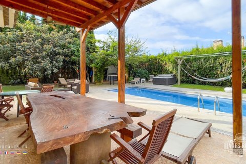 Вилла с 5 спальнями в Льорет-де-Мар, Герона, Каталония, Испания № 1004