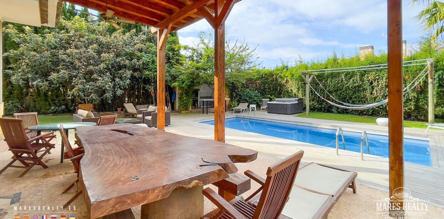 Вилла с 5 спальнями в Льорет-де-Мар, Герона, Каталония, Испания № 1004