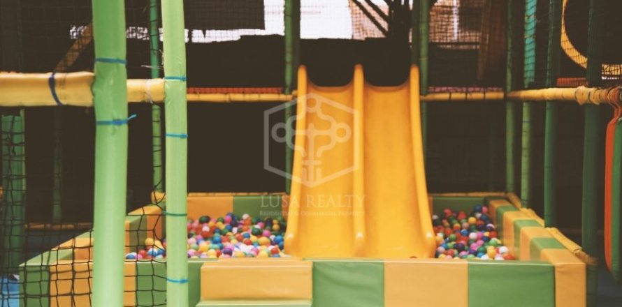 1300 m² commercial property à vendre à Barcelona, Catalonia, Spain № 1009