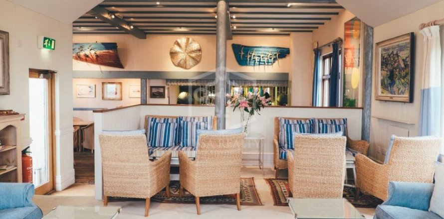 Коммерческая недвижимость с 68 спальнями в Ситжесе, Барселона, Каталония, Испания № 1104