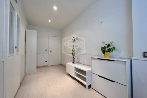 Снять в аренду квартиру в Гава, Испания с 3 спальни, 150м², № 1108 - фото 3