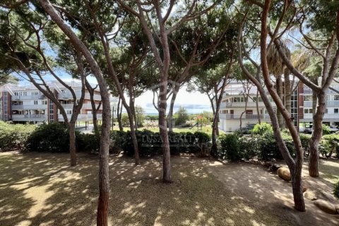 Снять в аренду квартиру в Гава, Испания с 3 спальни, 150м², № 1108 - фото 11