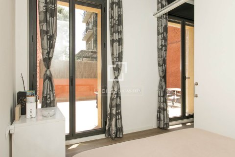 Apartamento de 2 dormitorios en venta en Barcelona, Cataluña, Spain № 6653 - foto 24