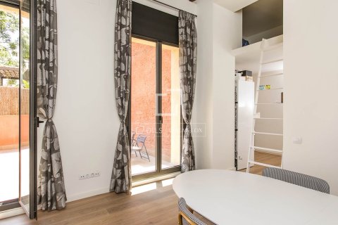 Apartamento de 2 dormitorios en venta en Barcelona, Cataluña, Spain № 6653 - foto 2
