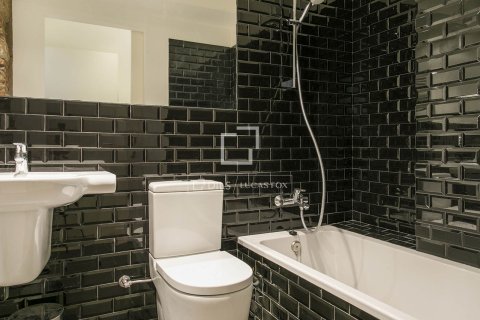 Apartamento de 2 dormitorios en venta en Barcelona, Cataluña, Spain № 6653 - foto 29