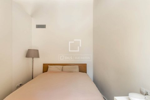 Apartamento de 2 dormitorios en venta en Barcelona, Cataluña, Spain № 6653 - foto 23