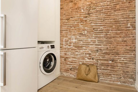Apartamento de 2 dormitorios en venta en Barcelona, Cataluña, Spain № 6653 - foto 18