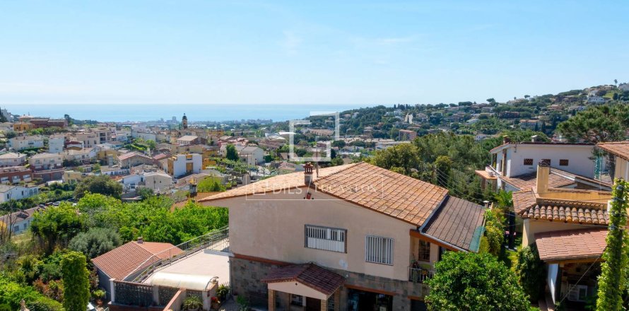 7 bedrooms villa for sale in Cabrils, Barcelona, Catalonia, Spain № 6652