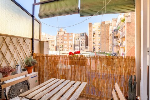 Купить квартиру в Барселона, Испания с 2 спальни, 70м², № 6650 - фото 3