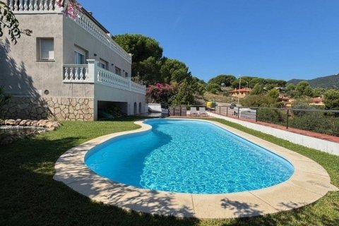 4 bedrooms house for sale in Calella, Barcelona, Catalonia, Spain № 4798 - photo 12
