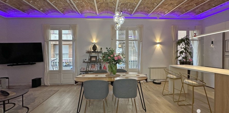 4 bedrooms apartment for sale in Barcelona, Catalonia, Spain № 5051