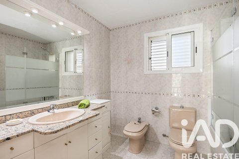 Сasa de 4 dormitorios en venta en Cunit, Tarragona, Cataluña, Spain № 7444 - foto 7
