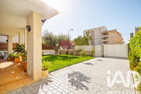 Сasa de 4 dormitorios en venta en Cunit, Tarragona, Cataluña, Spain № 7444 - foto 25
