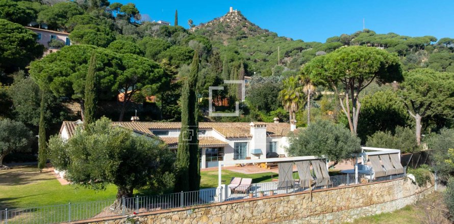 Вилла с 5 спальнями в Кабрера-де-Мар, Барселона, Каталония, Испания № 6352