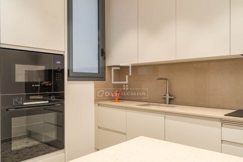 Купить квартиру в Барселона, Испания с 3 спальни, 149м², № 6350 - фото 19