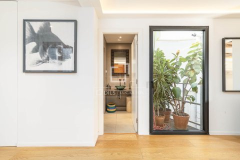 2 bedrooms penthouse for sale in Barcelona, Catalonia, Spain № 6353 - photo 11