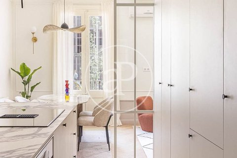 Квартира с 2 спальнями в Ситжесе, Барселона, Каталония, Испания № 2395