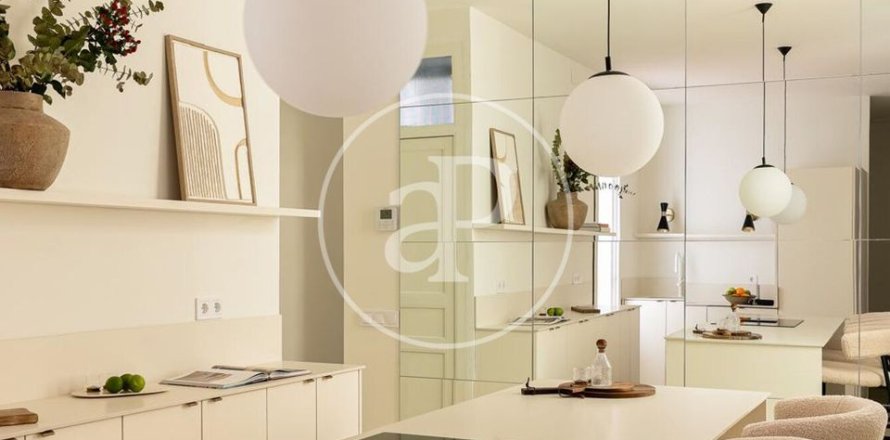 Квартира с 2 спальнями в Ситжесе, Барселона, Каталония, Испания № 2397