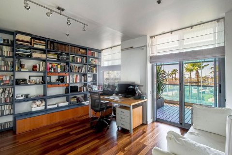 3 bedrooms apartment for sale in Barcelona, Catalonia, Spain № 7613 - photo 24