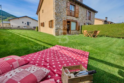 Дом с 3 спальнями в Каталония, Испания № 5334