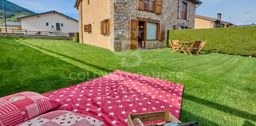 3 bedrooms house for sale in Catalonia, Spain № 5334