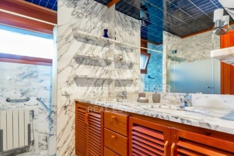 7 bedrooms house for sale in Sant Andreu de Llavaneres, Barcelona, Catalonia, Spain № 5335 - photo 22