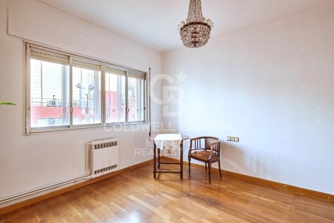 4 bedrooms apartment for sale in Barcelona, Catalonia, Spain № 5468 - photo 17