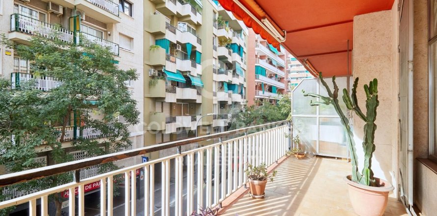 4 bedrooms apartment for sale in Barcelona, Catalonia, Spain № 5468