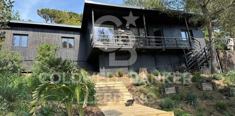 Дом с 4 спальнями в Барселоне, Каталония, Испания № 5463