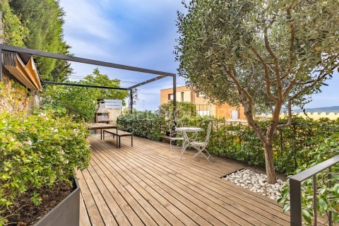 Дом с 4 спальнями в Сан-Жуст-Десверне, Барселона, Каталония, Испания № 2622