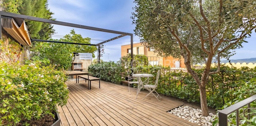 Дом с 4 спальнями в Сан-Жуст-Десверне, Барселона, Каталония, Испания № 2622