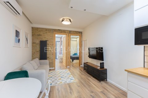 Квартира с 2 спальнями в Эшампле, Барселона, Каталония, Испания № 2625