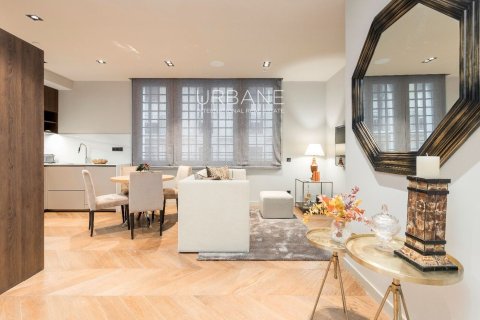 Купить квартиру в Старый город, Барселона, Испания с 2 спальни, 88м², № 2659 - фото 4