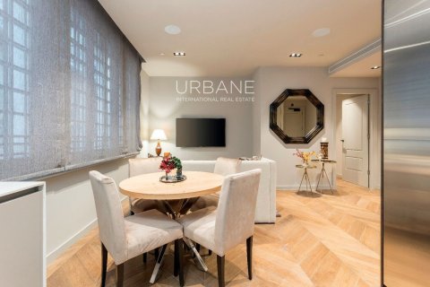 Купить квартиру в Старый город, Барселона, Испания с 2 спальни, 88м², № 2659 - фото 2