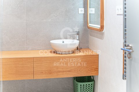 Купить квартиру в Барселона, Испания с 4 спальни, 129м², № 7785 - фото 2