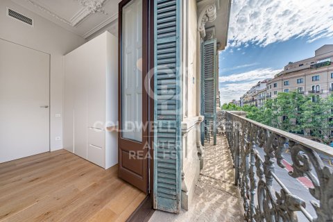 Купить квартиру в Барселона, Испания с 4 спальни, 129м², № 7785 - фото 8