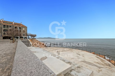 243 sq.m. cafe / restaurant for sale in L'Escala, Girona, Catalonia, Spain № 5962 - photo 7