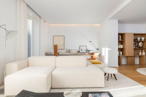 Купить квартиру в Барселона, Испания с 5 комнат, 218м², № 3403 - фото 5