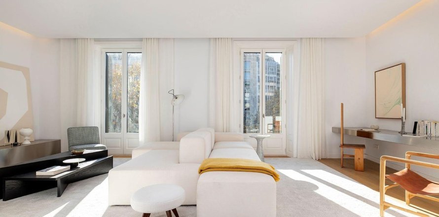 Квартира с 4 спальнями в Passeig de Gracia Барселона, Каталония, Испания № 3403