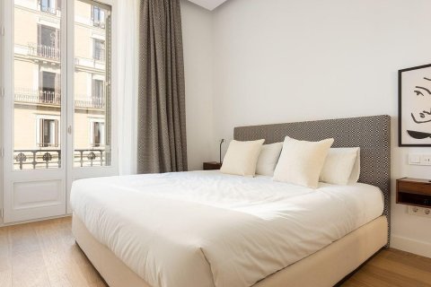 Купить квартиру в Барселона, Испания с 3 комнаты, 124м², № 3401 - фото 17